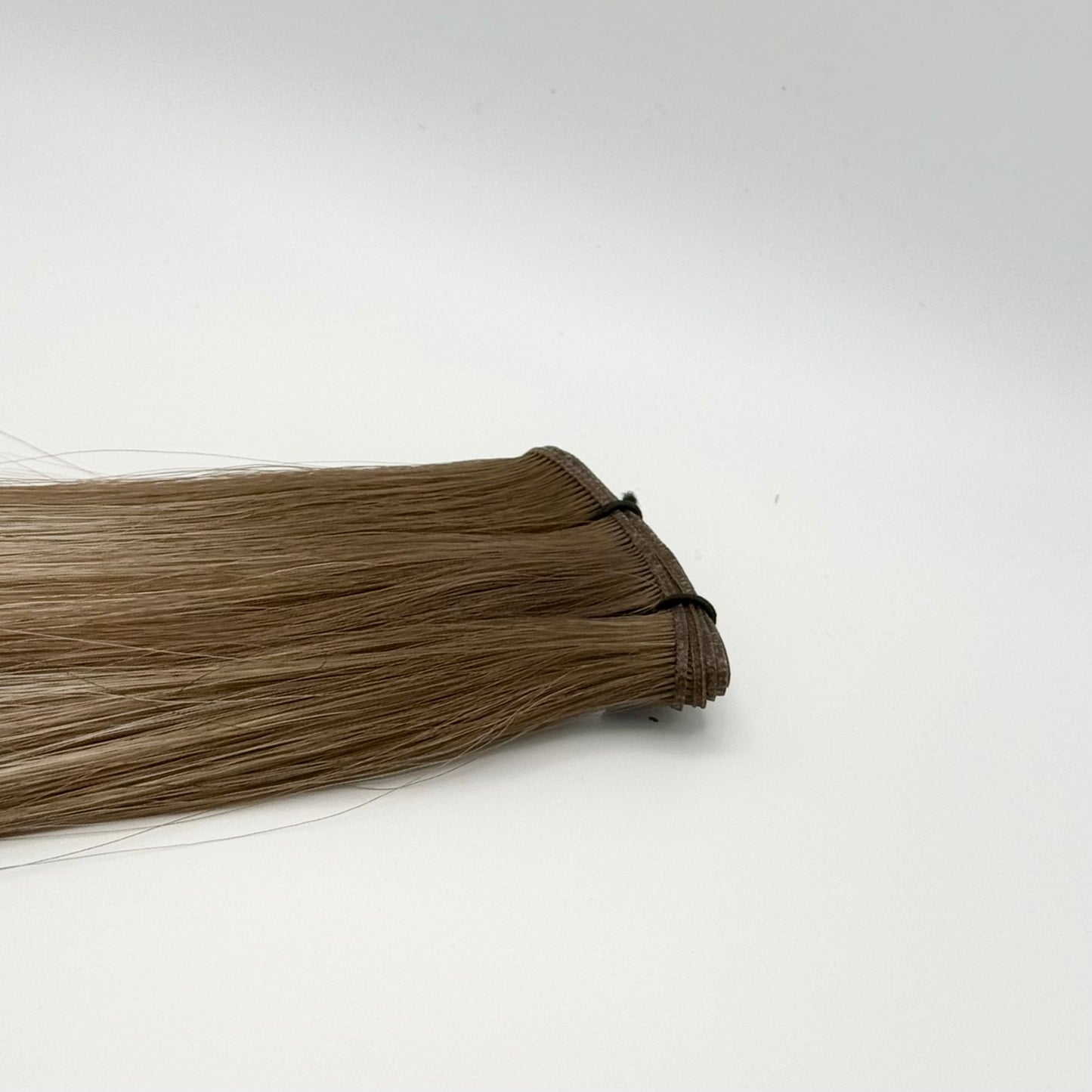 T5 5/60A | Effet repousse brun châtain froid - méchées brun châtain froid & blond platine cendré