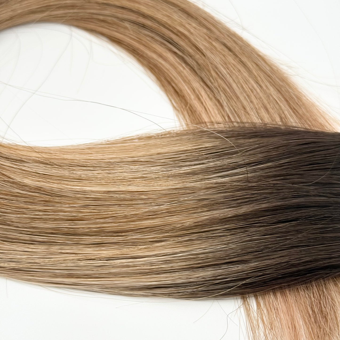 T2 4/27 | Effet repoussé brun foncé - méchées brun moyen & blond cuivré